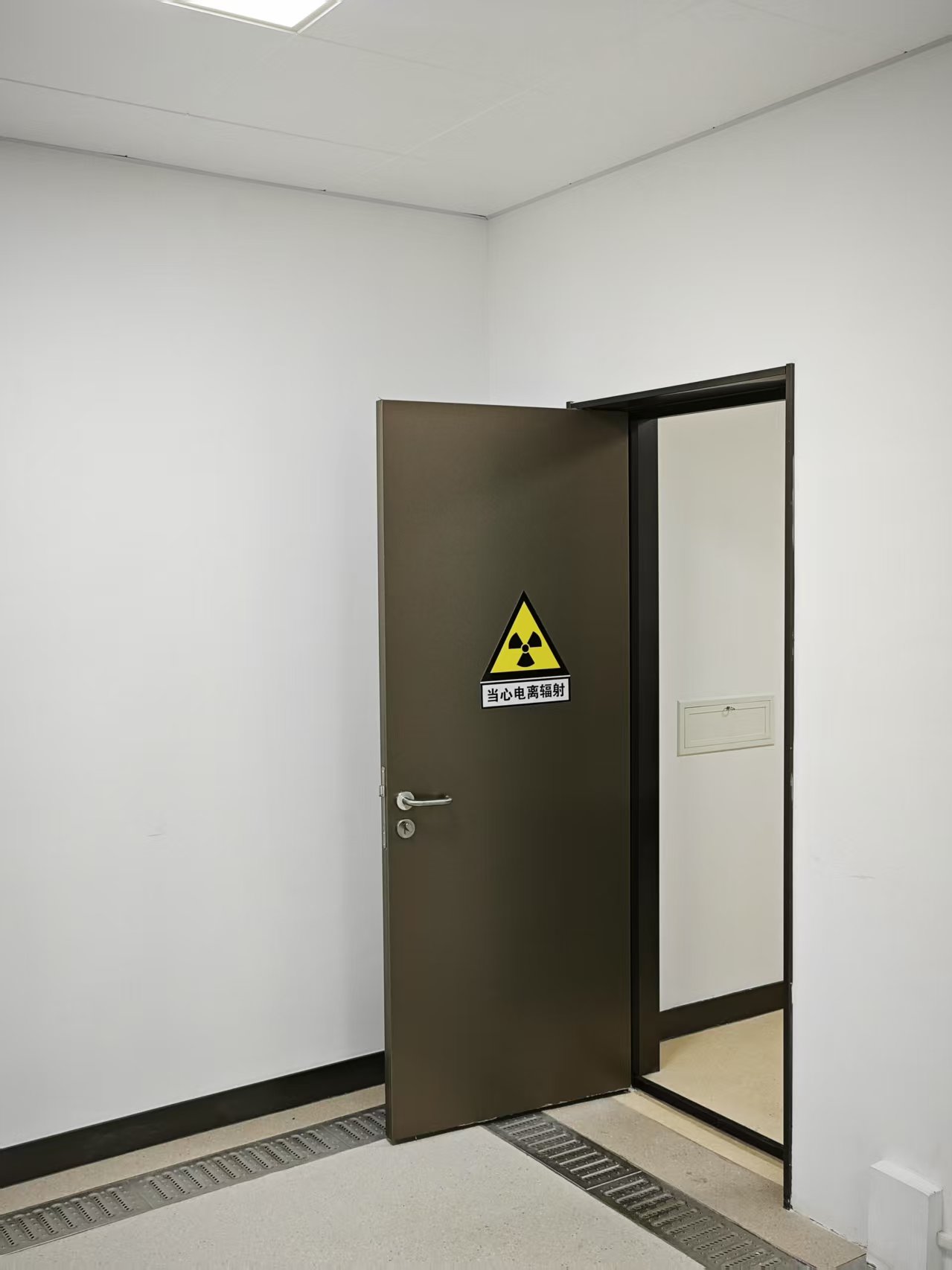 衡阳CT室手动单开防护铅门